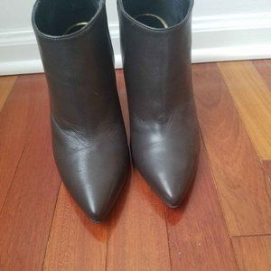 Designer Love Moschino leather boots size 8 brown